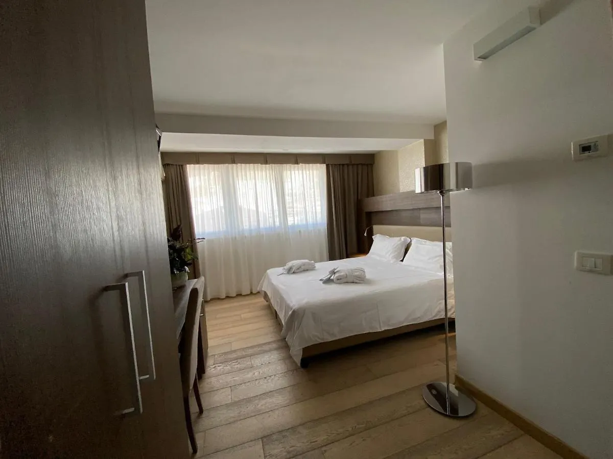 ****  פאסו דל טונלה Grand Hotel Miramonti איטליה