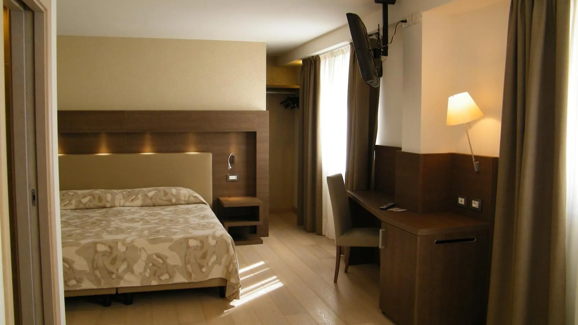 פאסו דל טונלה Grand Hotel Miramonti 4*, פאסו דל טונלה איטליה