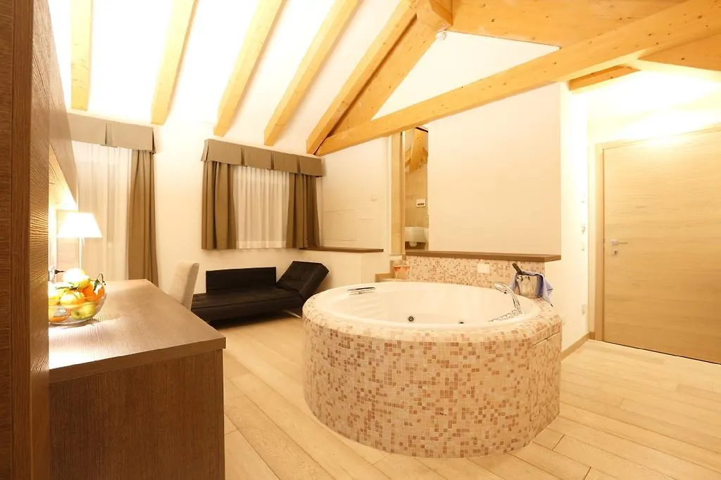 Grand Hotel Miramonti Passo del Tonale 4*,